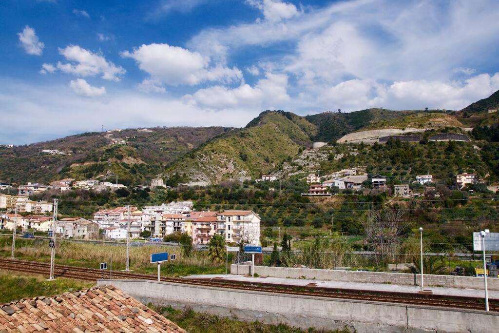 Comfort In Riva Al Mare Belmonte Calabro Exterior foto