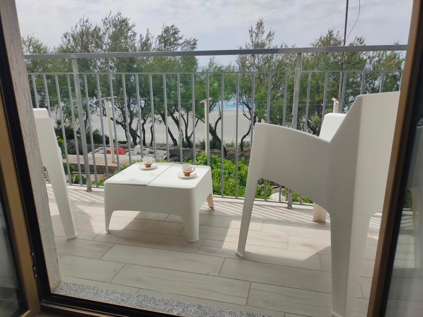 Comfort In Riva Al Mare Belmonte Calabro Exterior foto